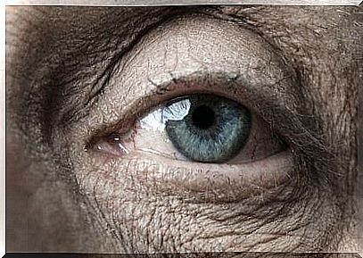 an elderly person's eye