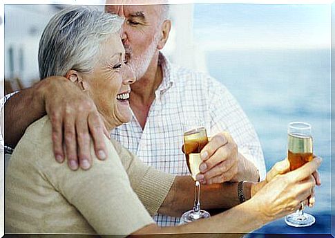 elderly-couple-enjoying-life